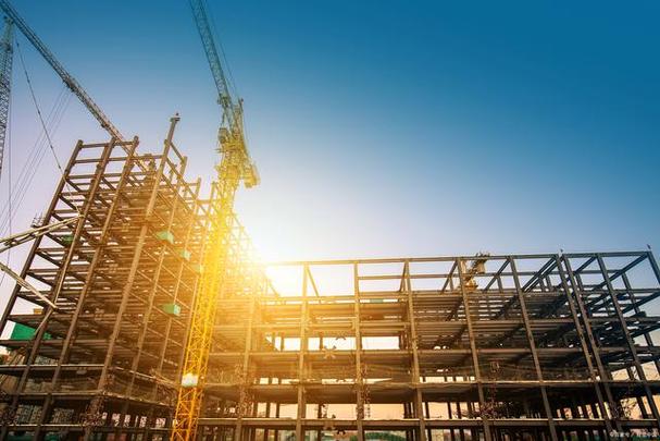 建筑总包二级资质是从事建筑工程建设的企业所必须的资格证书.
